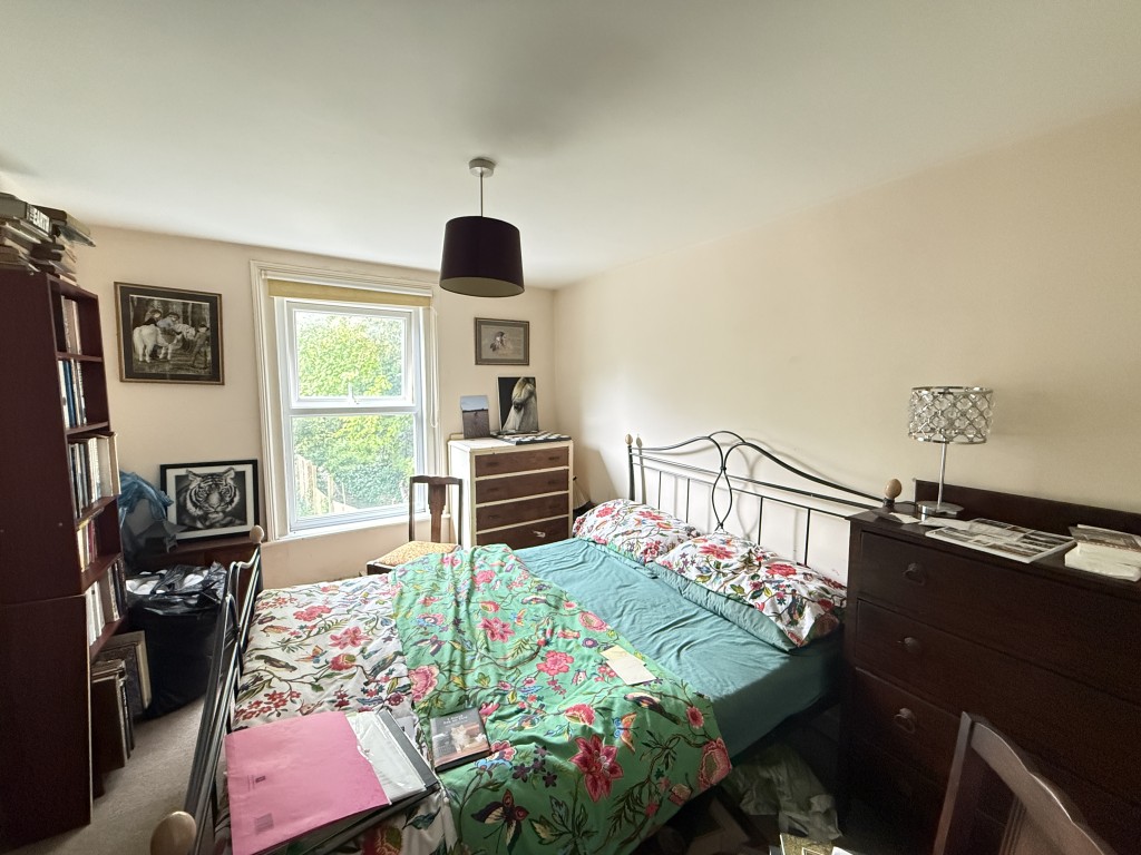 Lot: 146 - FREEHOLD HOUSE FOR INVESTMENT - Bedroom One